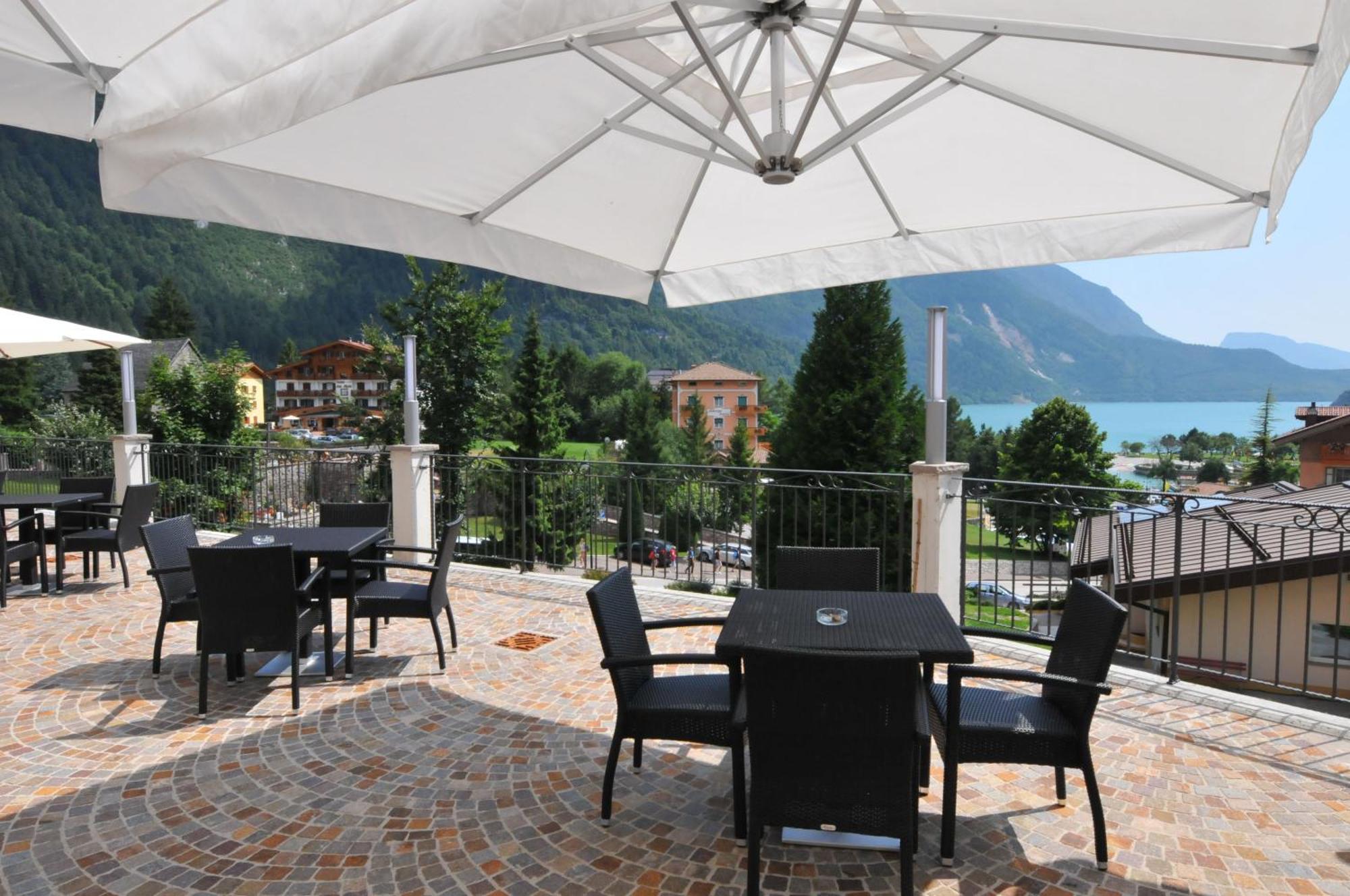Alpenresort Belvedere Molveno Exterior photo